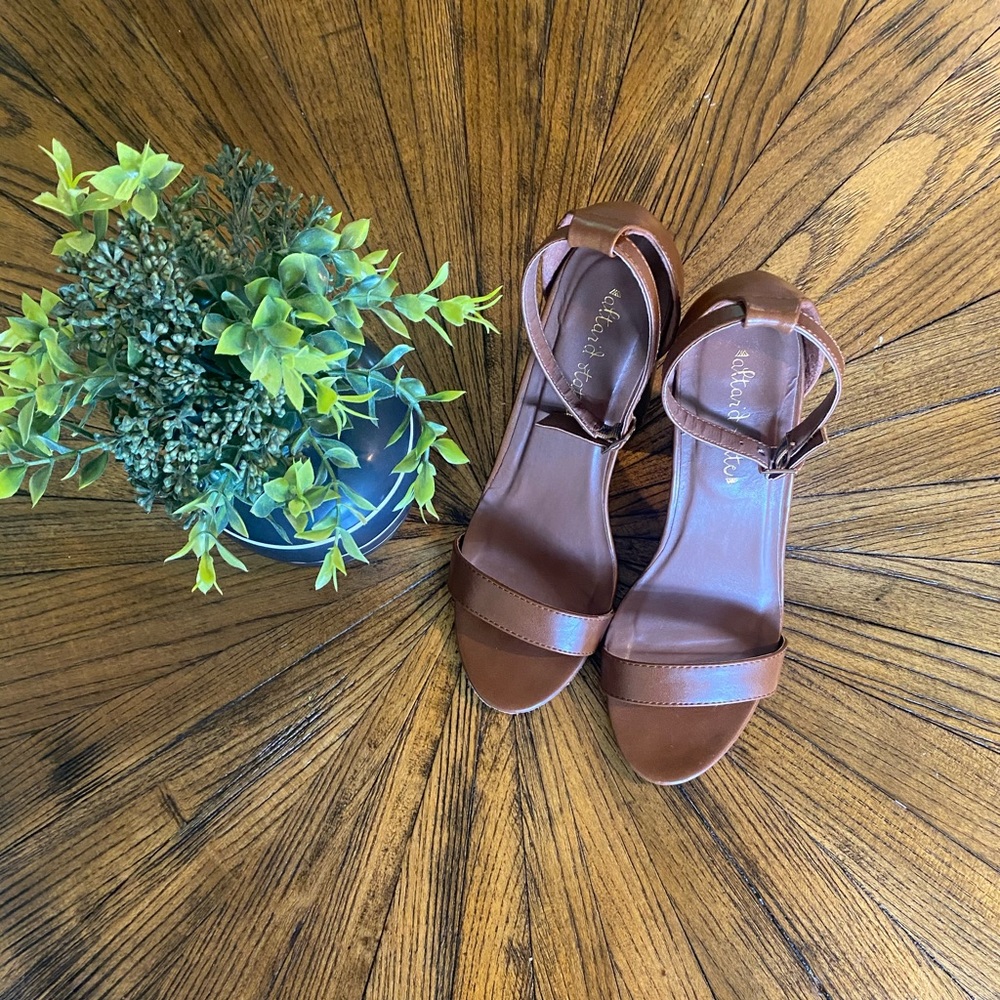 Altar’d State brown strappy heels. Brown leather with block heel